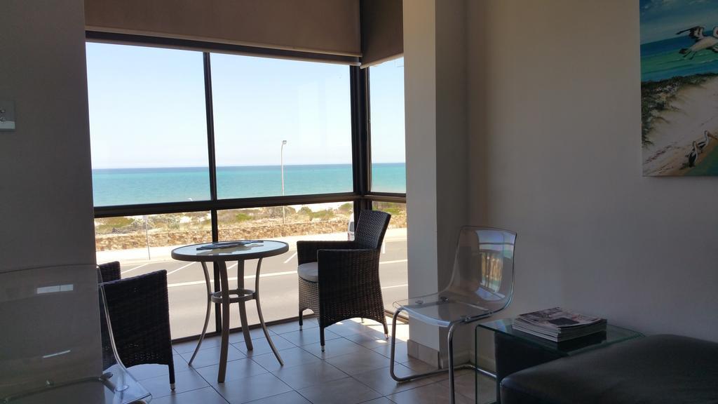 Acushla Accommodation Esplanade Living Self Check-In Self Check-Out West Beach Екстериор снимка