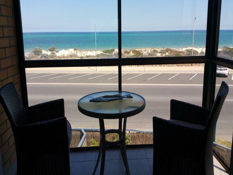 Acushla Accommodation Esplanade Living Self Check-In Self Check-Out West Beach Екстериор снимка