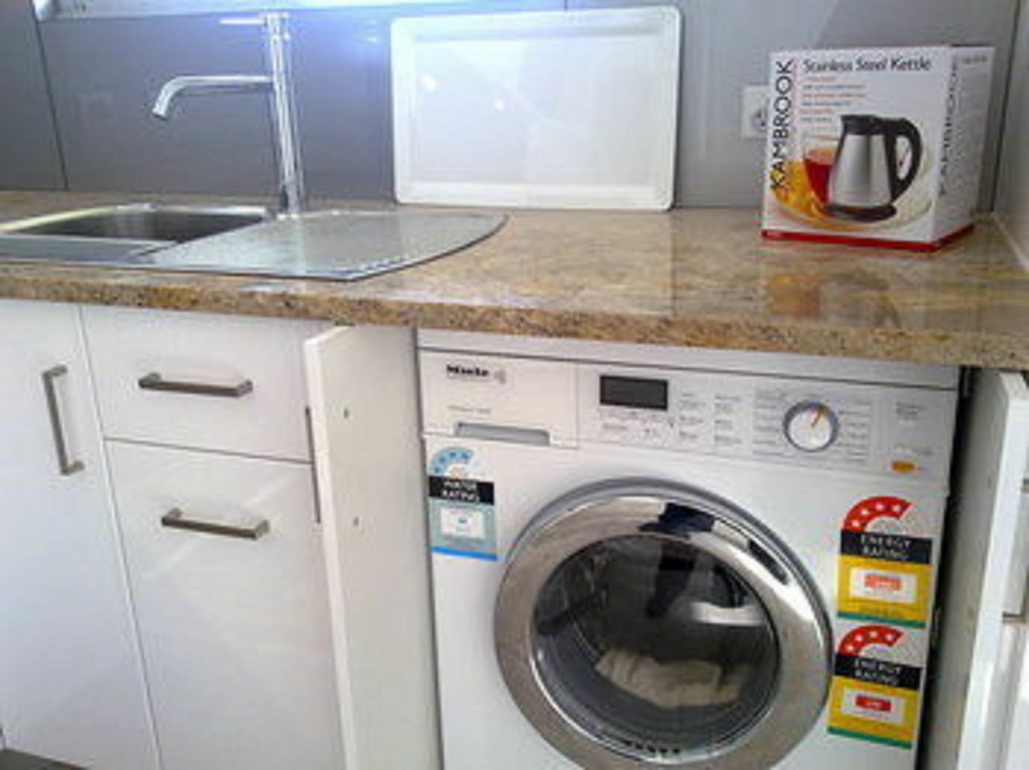 Acushla Accommodation Esplanade Living Self Check-In Self Check-Out West Beach Екстериор снимка