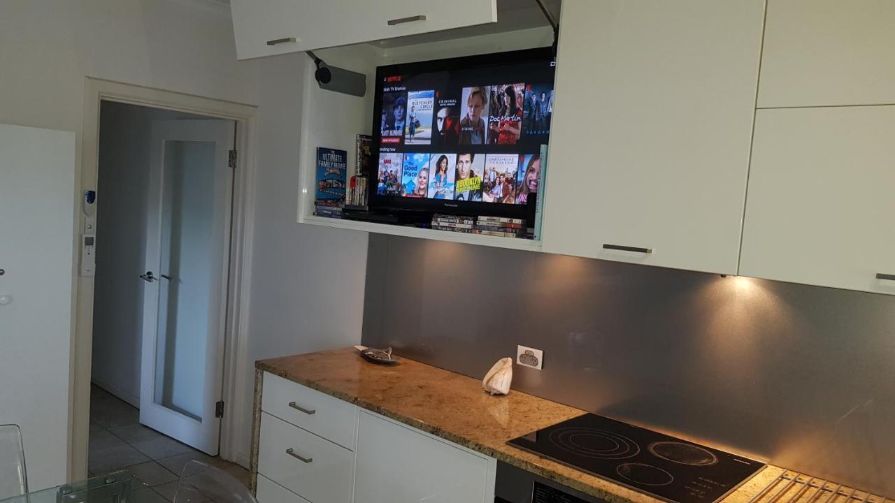 Acushla Accommodation Esplanade Living Self Check-In Self Check-Out West Beach Екстериор снимка