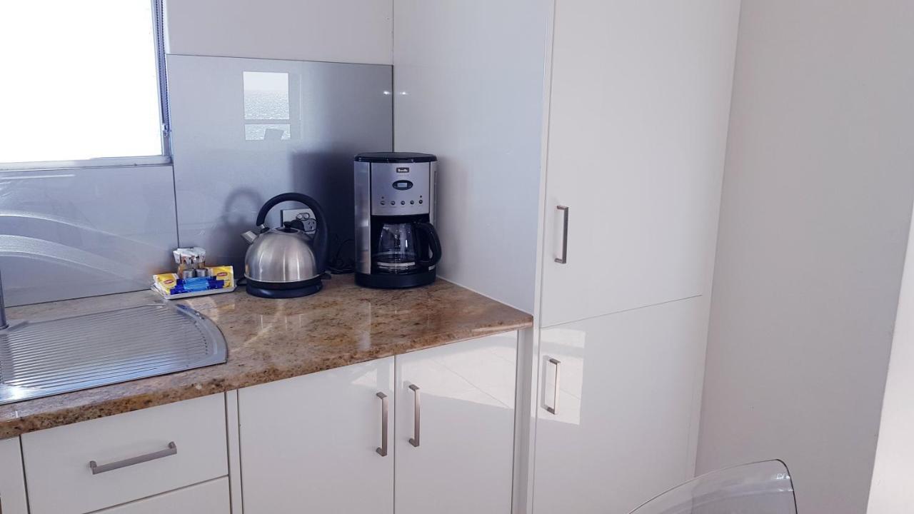 Acushla Accommodation Esplanade Living Self Check-In Self Check-Out West Beach Екстериор снимка