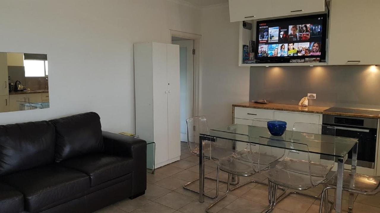 Acushla Accommodation Esplanade Living Self Check-In Self Check-Out West Beach Екстериор снимка